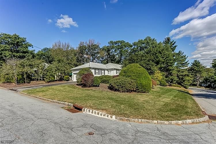 1st image of 20 Powell Dr