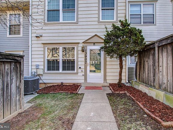 3rd image of 13907 Highstream Pl #807