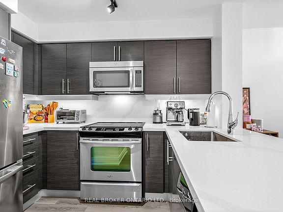2nd image of 125 Western Battery Rd #1209