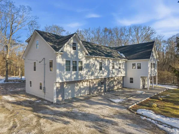 270 Brayton Rd, Tiverton, RI 02878