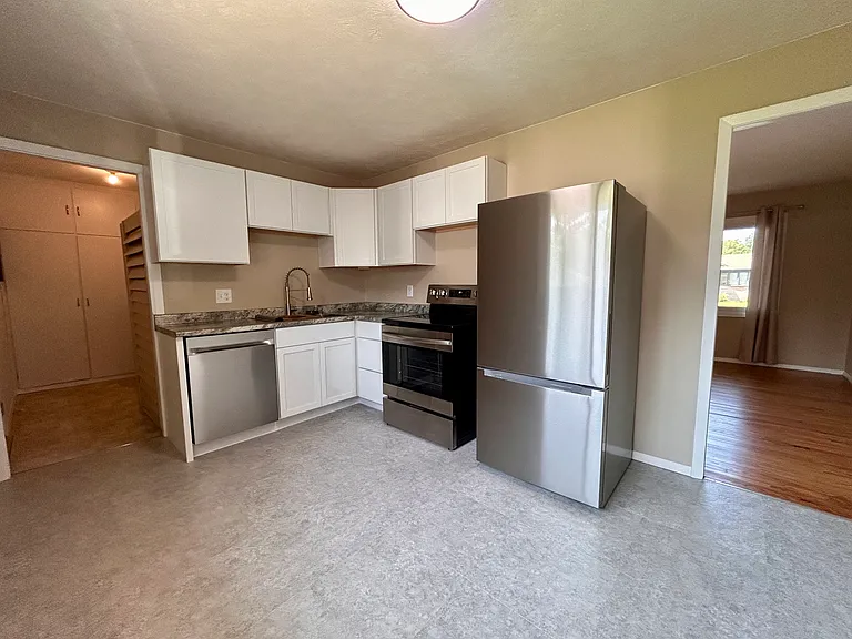7721 Cherrywood Dr — Photo 4