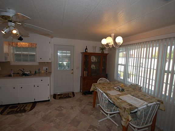 4th image of 391 Buccaneer Dr