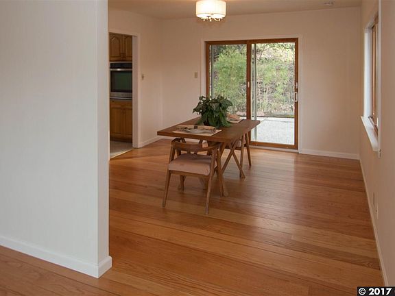 3rd image of 140 Donald Dr