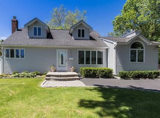 7 Tulip Ln, Commack, NY 11725