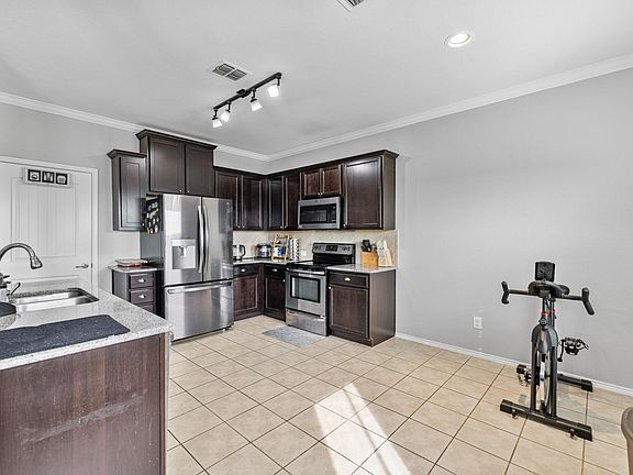3rd image of 163 Wild Rose Ct