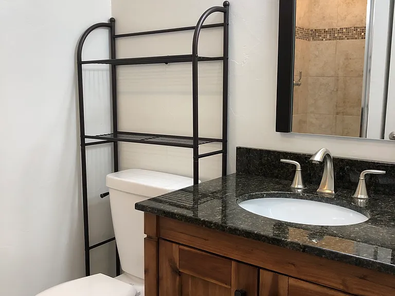 1050 W Beaver Creek Blvd #B — Photo 3