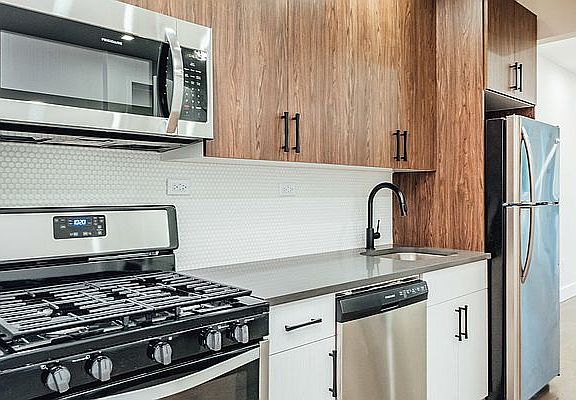 3rd image of 13 Palmetto St APT 3