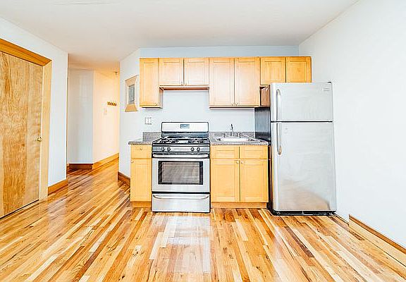 2nd image of 360 Franklin Ave #101