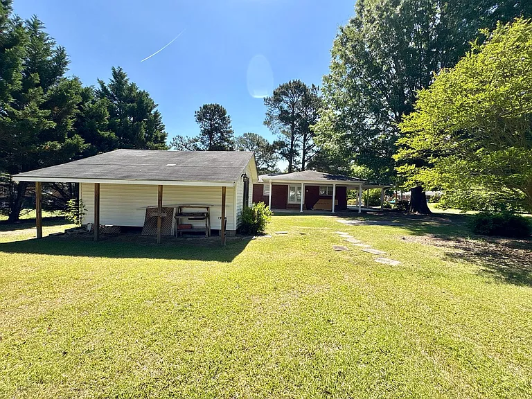 102 N Clarendon Dr — Photo 44