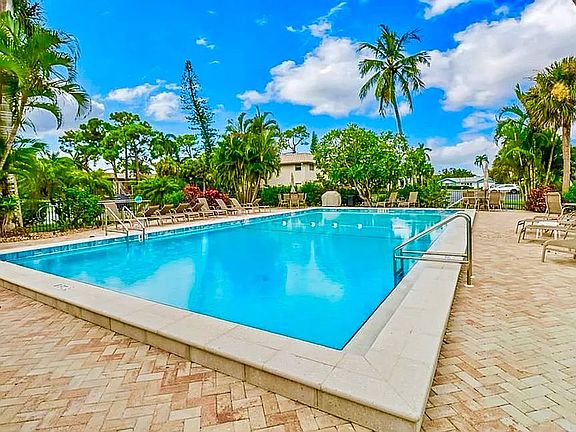 3rd image of 1549 Sandpiper St #26