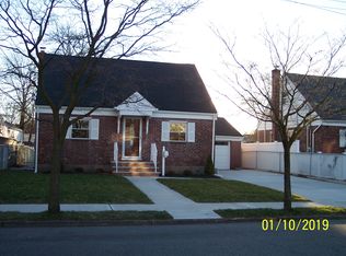 20 Crescent Rd, Wallington, NJ 07057