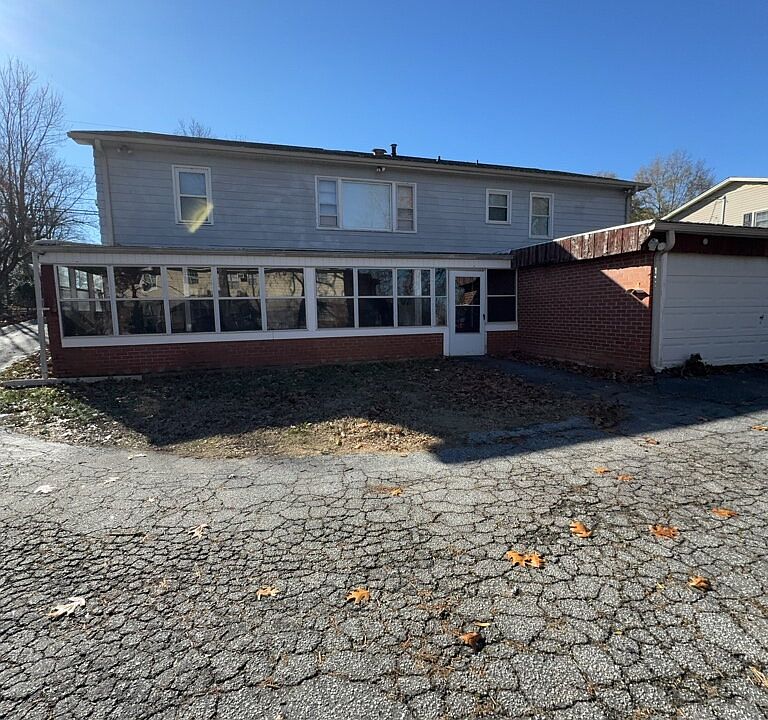 1st image of 706 W Lee Rd #2