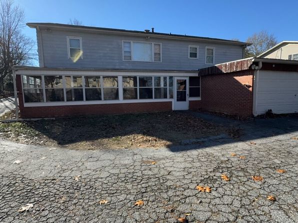706 W Lee Rd
