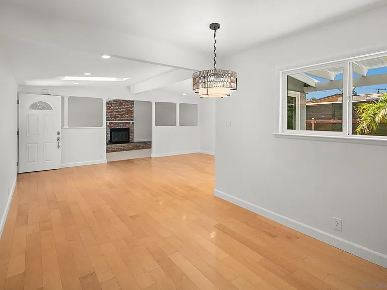 5164 Chateau Dr — Photo 12