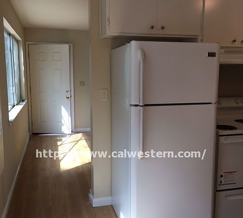 3rd image of 724 S 8th St APT 4