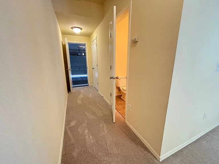 1653 Burnside Pl #B — Photo 9
