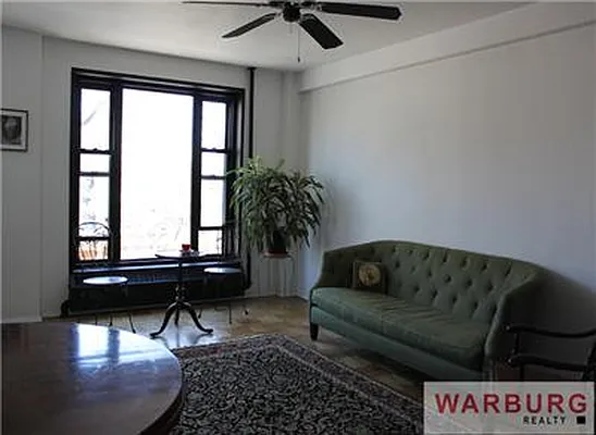 Sold by Warburg | media 1
