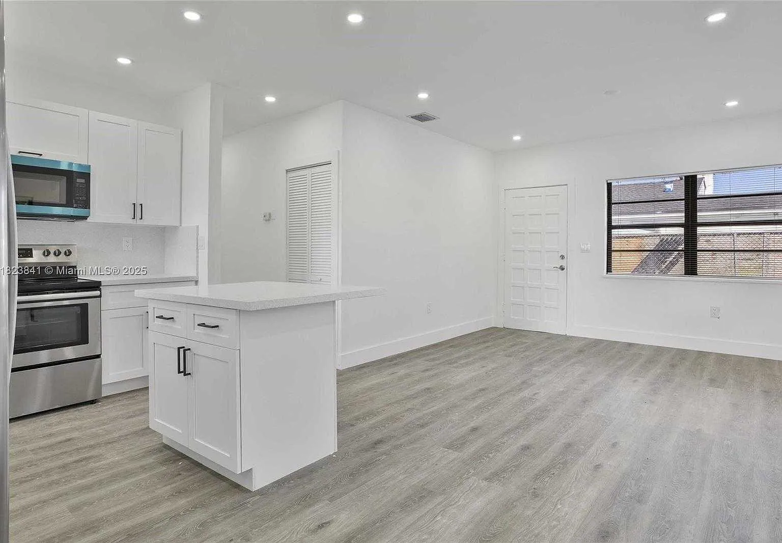 3 bed, $3,850 — Photo 3