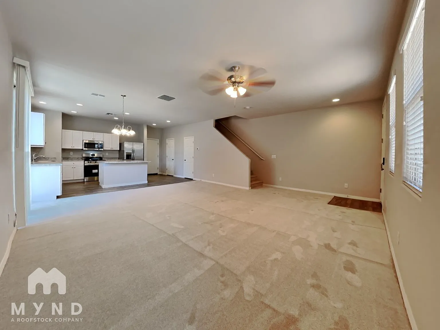 3 bed, 2.5 bath, 1934 sqft, $1,995 — Photo 3