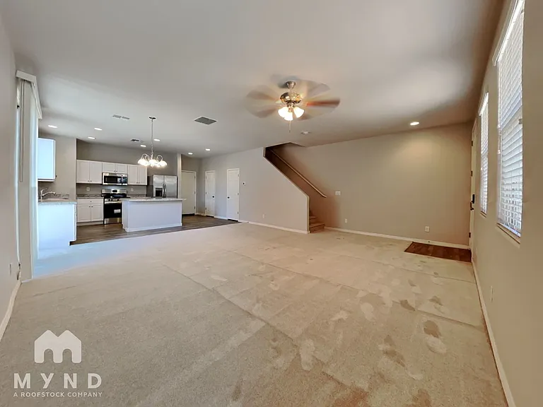 5420 W Albeniz Pl — Photo 3