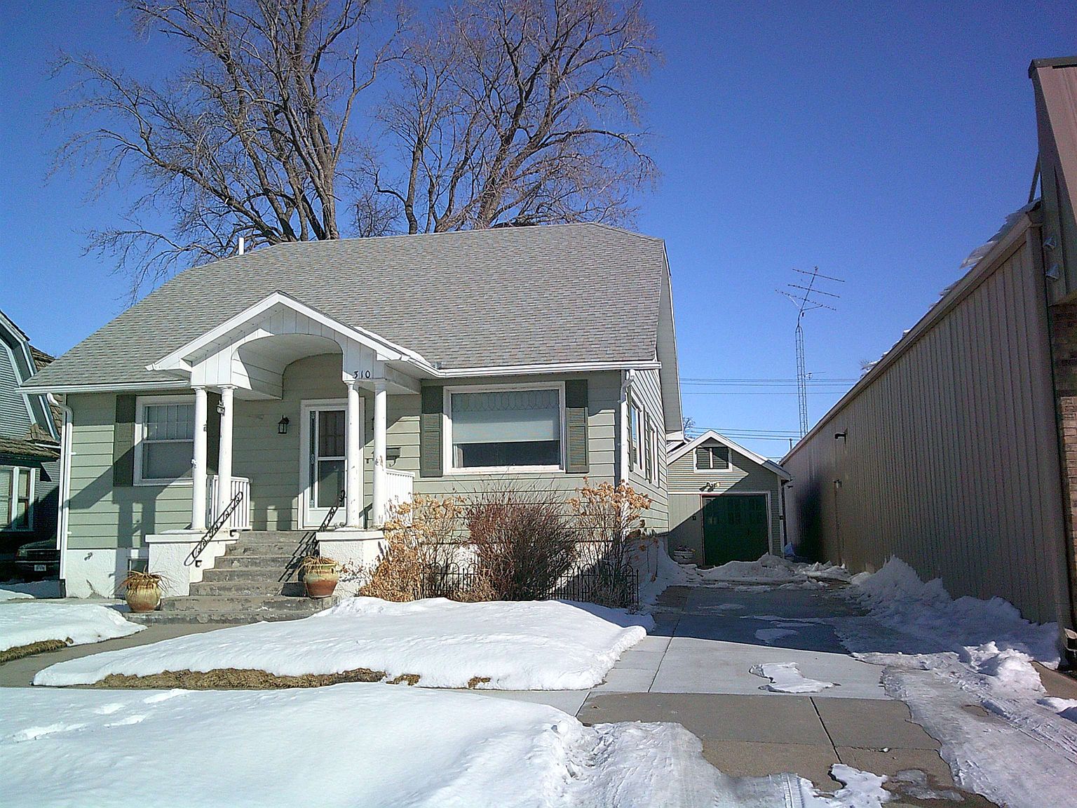 310 9th St, Gothenburg, NE 69138 Zillow