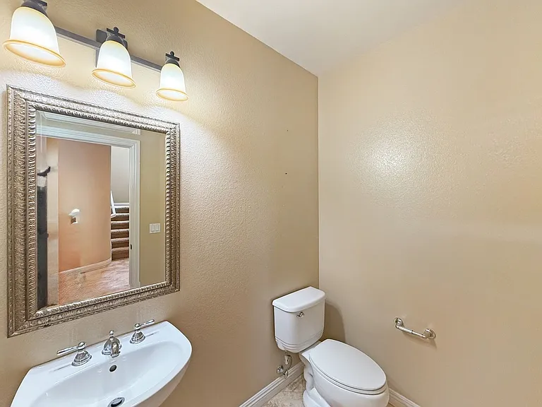 8404 Katherine Claire Ln — Photo 8