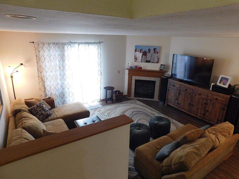 1st image of 315 Prairie Oaks Dr