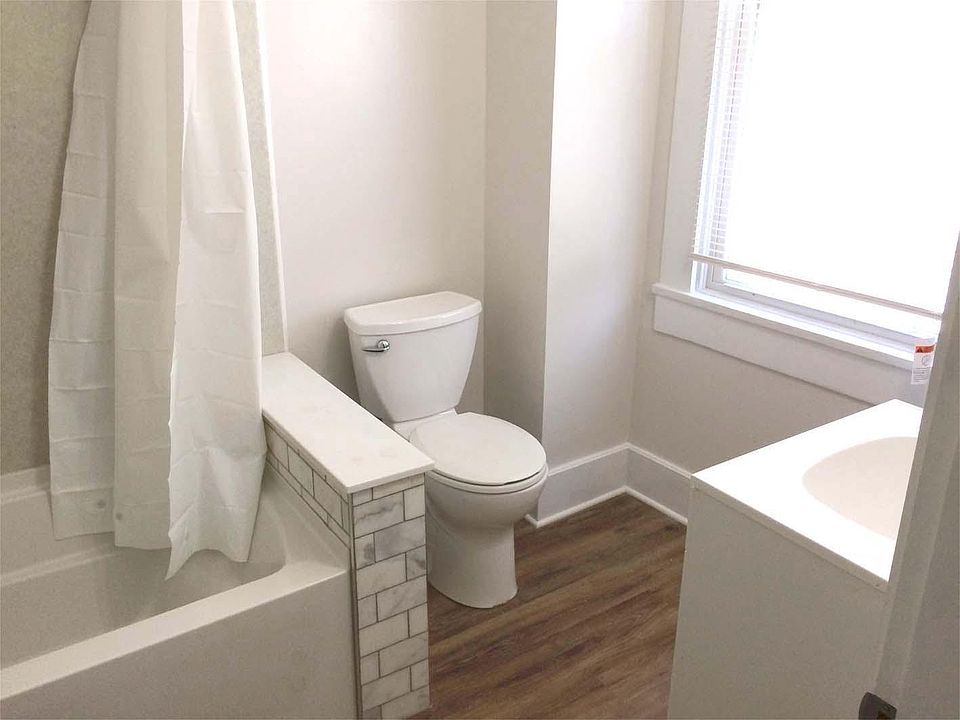 Ensuite bathroom with tub