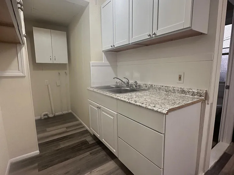 129 Orange St #1R — Photo 3