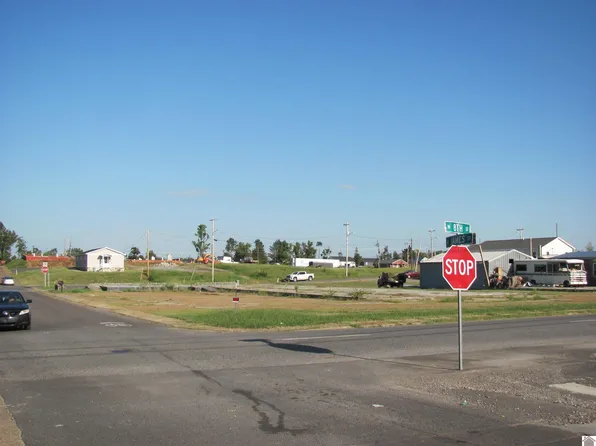 100 W James St, Mayfield, KY 42066