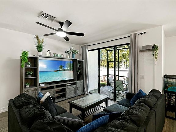 4th image of 7598 Rockefeller DR