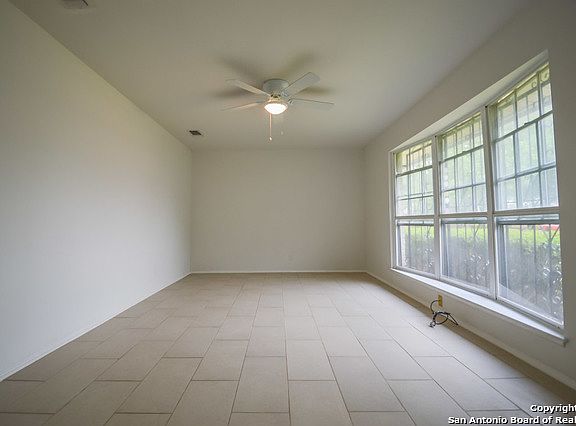 5th image of 5002 Guinevere Dr