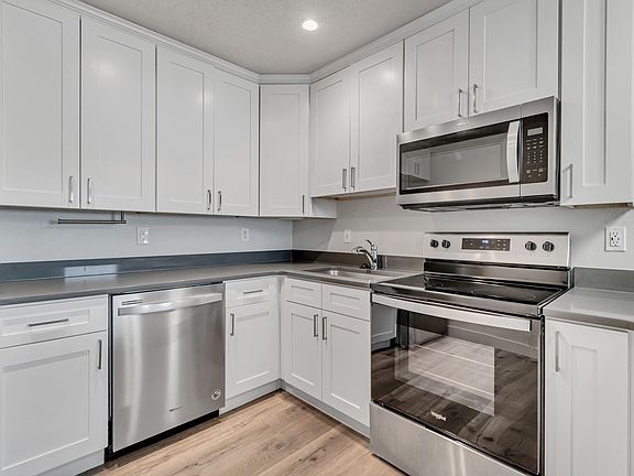 4th image of 172 W Clinton Ave APT 203