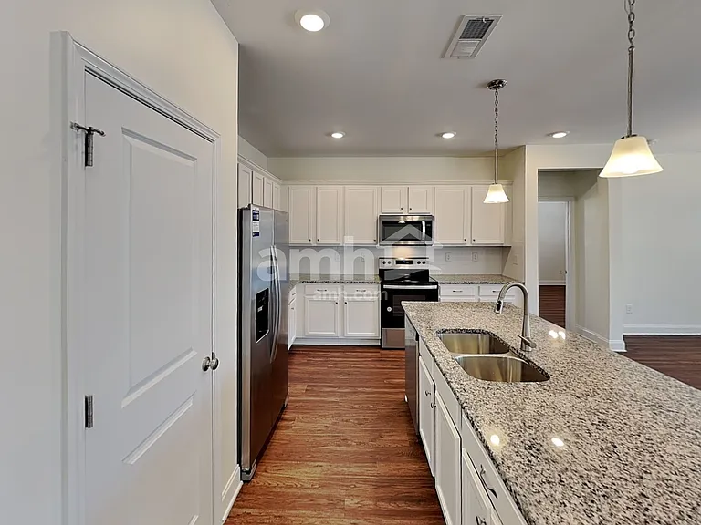 2328 Campbell Cove Ct — Photo 3
