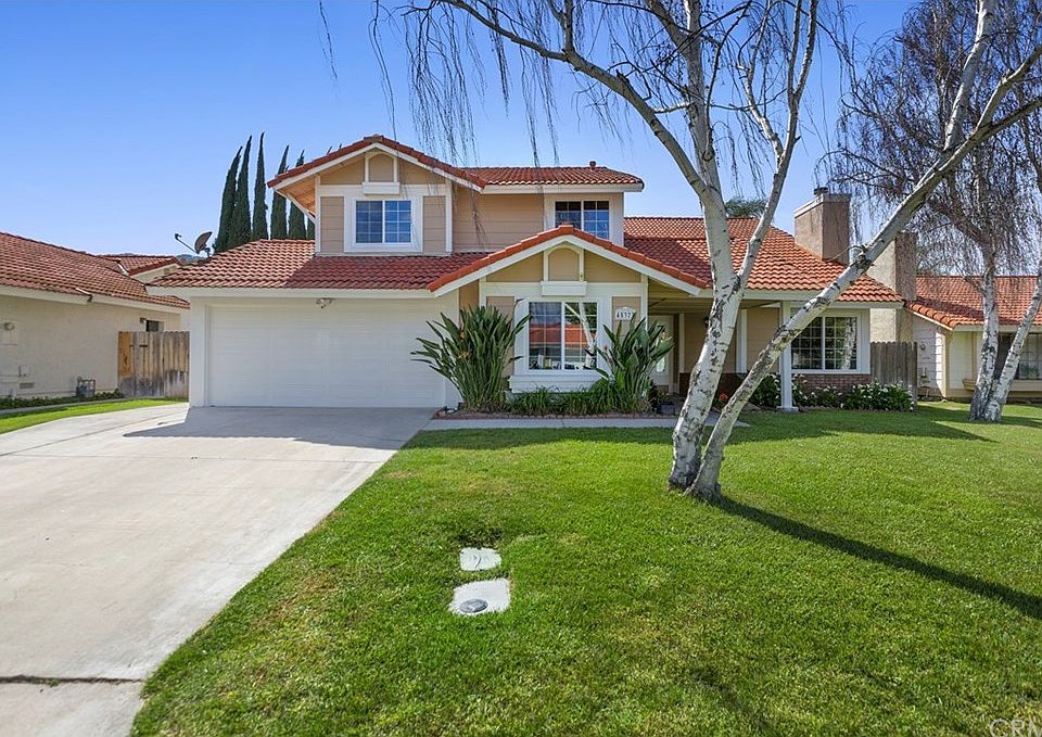 1st image of 45377 Clubhouse Dr