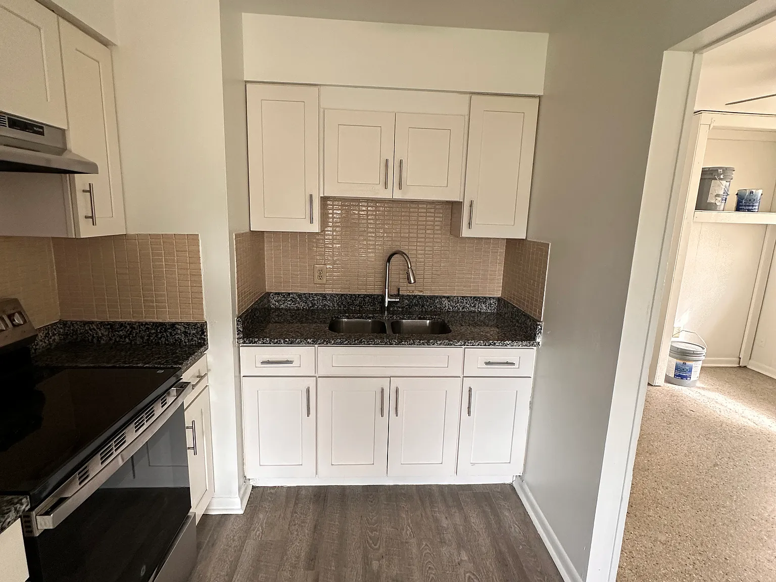 3 bed, 1121 sqft, $2,300 — Photo 2