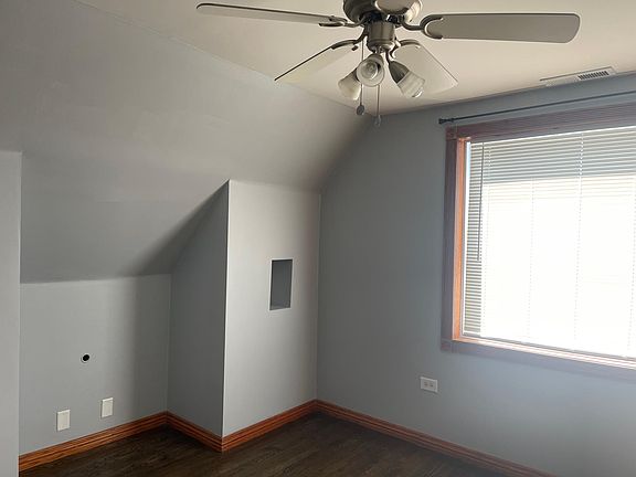 3rd image of 2026 W Moffat St #2