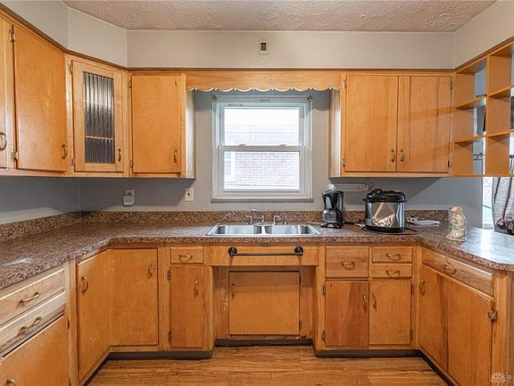 5th image of 1716 Philadelphia Dr