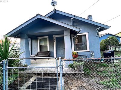 293 Elm Ave, Reedsport, OR, 97467
