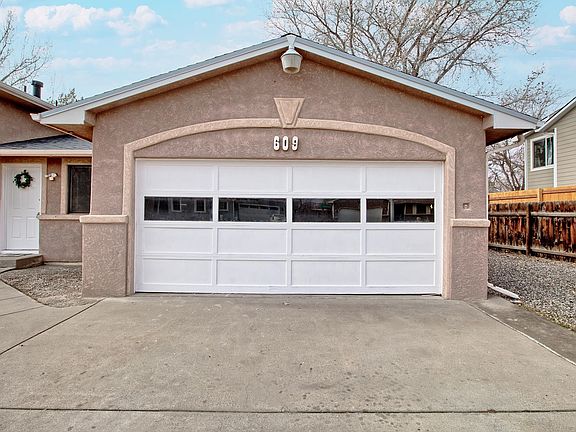 3rd image of 609 E Indian Creek Dr