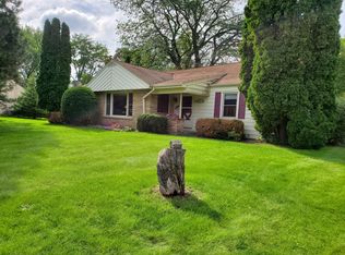 11851 N Springdale Ct, Mequon, WI 53092