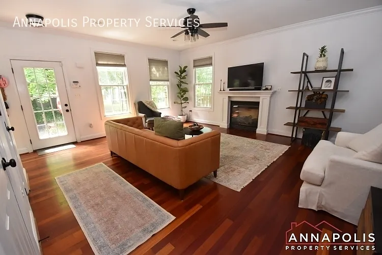 3294 Stepney St — Photo 6