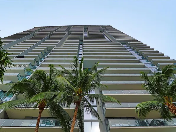 68 SE 6th St, Miami, FL