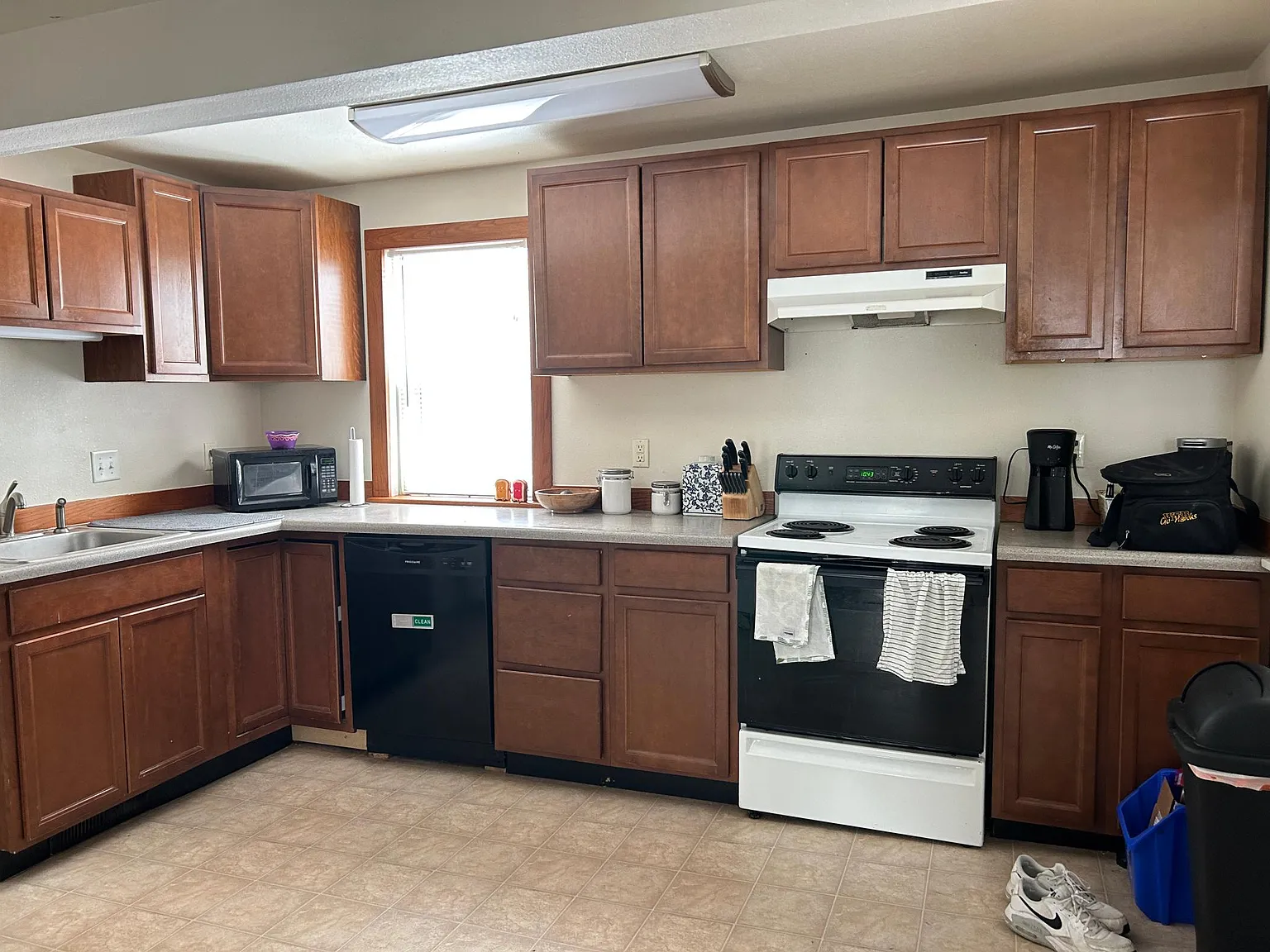 3 bed, 1692 sqft, $2,175 — Photo 3