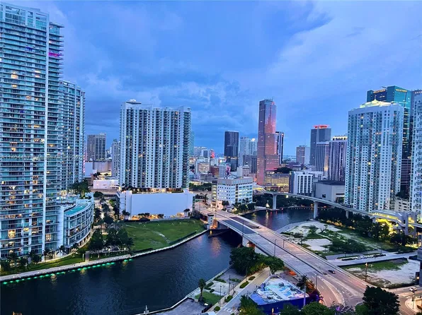88 SW 7th St, Miami, FL
