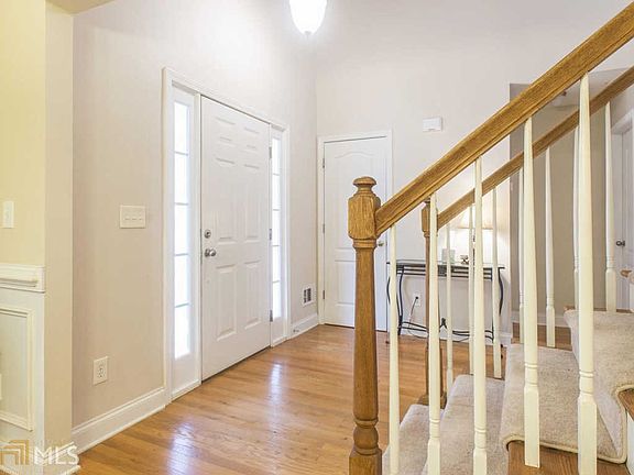 4th image of 204 Cecil Way