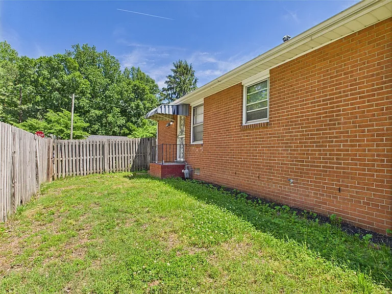 5601 Campbell Ave — Photo 16