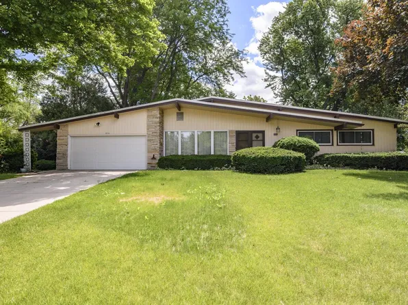 8954 N Silver Brook LANE, Brown Deer, WI 53223