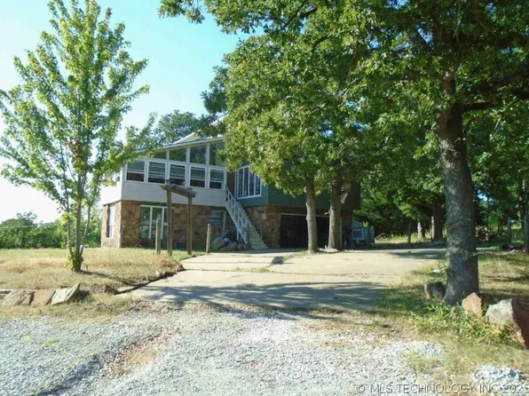 228 W Hickory Dr, Sand Springs, OK 74063