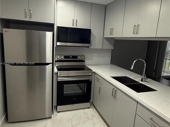 2750 W 63rd Pl #12-24, Hialeah, FL 33016